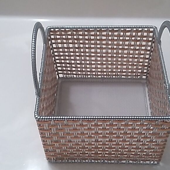 Three Elegance Ornaments and Storage Basket - Picture 10 of 12